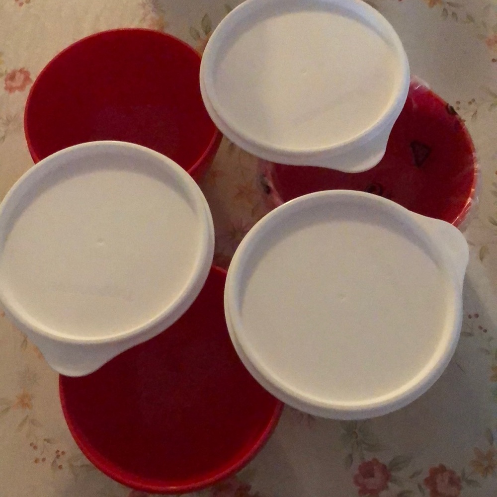 Tupperware - Picture 4 of 8